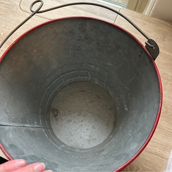 Galvanized metal “Merry Christmas” bucket - Picture 4 of 5